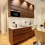 Apartment Nestor&jeeves - Modern Rock - - Very Close Sea *