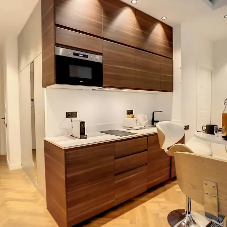 Apartment Nestor&jeeves - Modern Rock - - Very Close Sea *